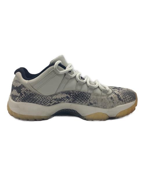 NIKE（ナイキ）NIKE (ナイキ) AIR JORDAN 11 RETRO LOW LE SNAKESKIN グレー サイズ:27.5の古着・服飾アイテム