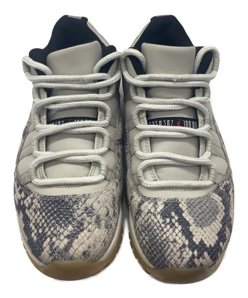 NIKE（ナイキ）NIKE (ナイキ) AIR JORDAN 11 RETRO LOW LE SNAKESKIN グレー サイズ:27.5の古着・服飾アイテム