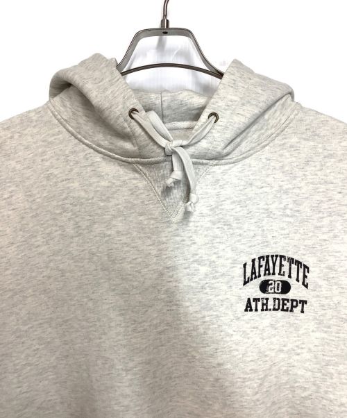LFYT（エルエフワイティー）LFYT (エルエフワイティー) WORN OUT ATHLETICS HOODIE グレー サイズ:XLサイズの古着・服飾アイテム