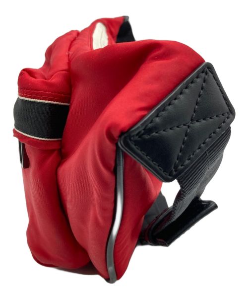 EMPORIO ARMANI（エンポリオアルマーニ）EMPORIO ARMANI (エンポリオアルマーニ) ウエストバッグ レッド×ブラックの古着・服飾アイテム