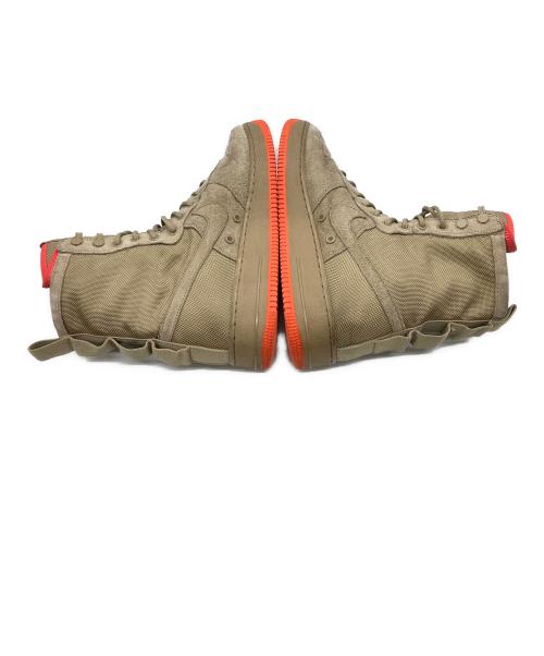 NIKE（ナイキ）NIKE (ナイキ) スニーカー ベージュ×オレンジ サイズ:28.5の古着・服飾アイテム