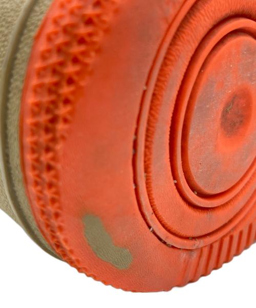 NIKE（ナイキ）NIKE (ナイキ) スニーカー ベージュ×オレンジ サイズ:28.5の古着・服飾アイテム