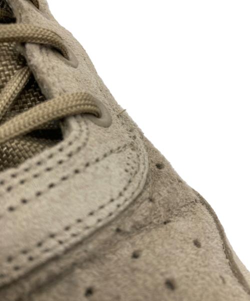 NIKE（ナイキ）NIKE (ナイキ) スニーカー ベージュ×オレンジ サイズ:28.5の古着・服飾アイテム