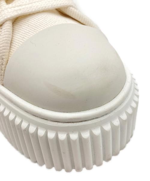 MIU MIU（ミュウミュウ）MIU MIU (ミュウミュウ) フラットフォームスニーカー ホワイト サイズ:37の古着・服飾アイテム