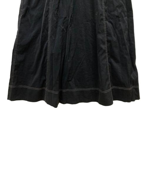 LAATO（ラート）LAATO (ラート) キャミソールワンピース ブラック×ホワイト サイズ:size Freeの古着・服飾アイテム