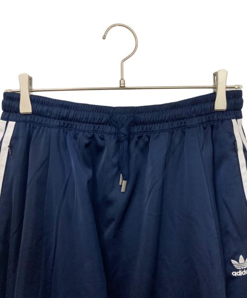 adidas（アディダス）adidas (アディダス) ロングサテンスカート ネイビー サイズ:XOT 未使用品の古着・服飾アイテム