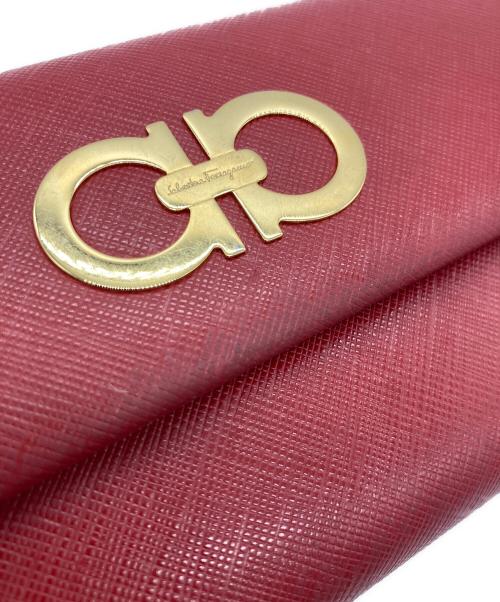 Salvatore Ferragamo（サルヴァトーレ フェラガモ）Salvatore Ferragamo (サルヴァトーレ フェラガモ) 長財布 レッドの古着・服飾アイテム