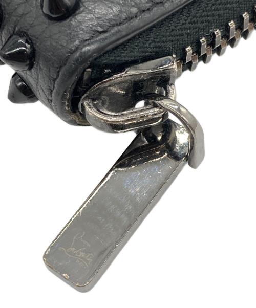 Christian Louboutin（クリスチャン・ルブタン）Christian Louboutin (クリスチャン・ルブタン) スタッズ長財布 ブラック×レッドの古着・服飾アイテム