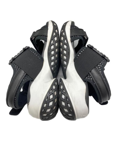 Roger Vivier（ロジェ ヴィヴィエ）Roger Vivier (ロジェ ヴィヴィエ) スポーツサンダル ブラック×ホワイト サイズ:24.5cmの古着・服飾アイテム