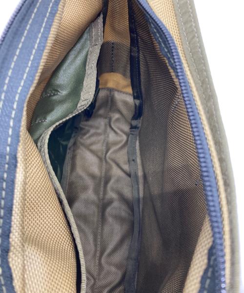 BRIEFING（ブリーフィング）BRIEFING (ブリーフィング) ショルダーバッグ カーキの古着・服飾アイテム