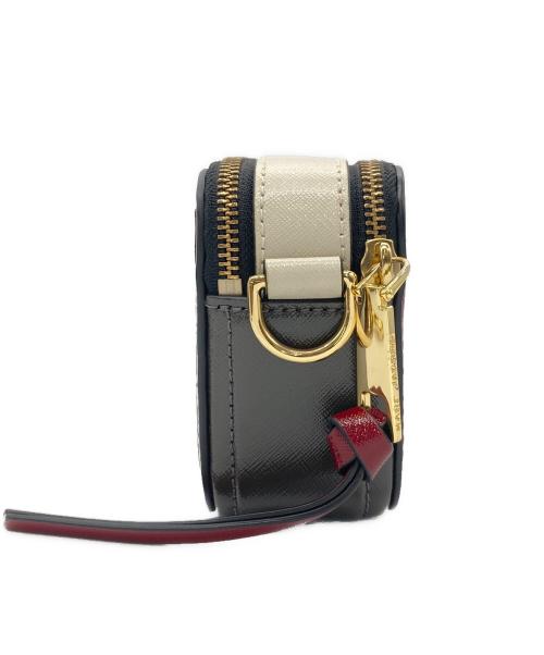 Marc by Marc Jacobs（マークバイマークジェイコブス）Marc by Marc Jacobs (マークバイマークジェイコブス) スナップショット レッド×グレーの古着・服飾アイテム