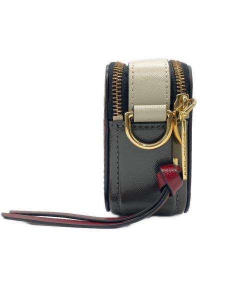 Marc by Marc Jacobs（マークバイマークジェイコブス）Marc by Marc Jacobs (マークバイマークジェイコブス) スナップショット レッド×グレーの古着・服飾アイテム