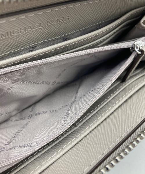MICHAEL KORS（マイケル・コース）MICHAEL KORS (マイケルコース) 長財布 グレージュ 未使用品の古着・服飾アイテム