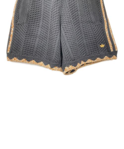adidas（アディダス）adidas (アディダス) クロシェハーフパンツ グレー サイズ:2XS 未使用品の古着・服飾アイテム