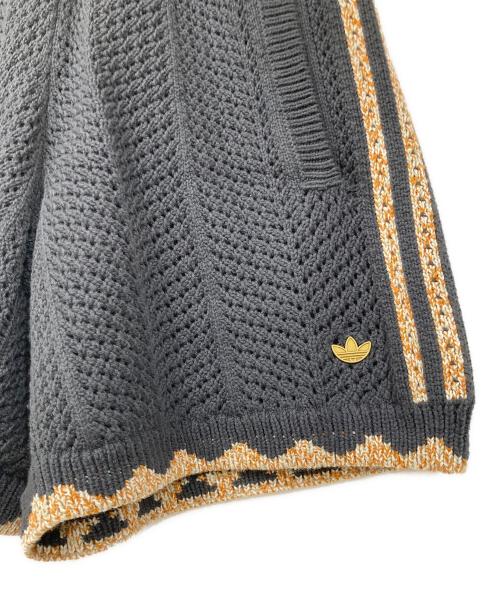 adidas（アディダス）adidas (アディダス) クロシェハーフパンツ グレー サイズ:2XS 未使用品の古着・服飾アイテム