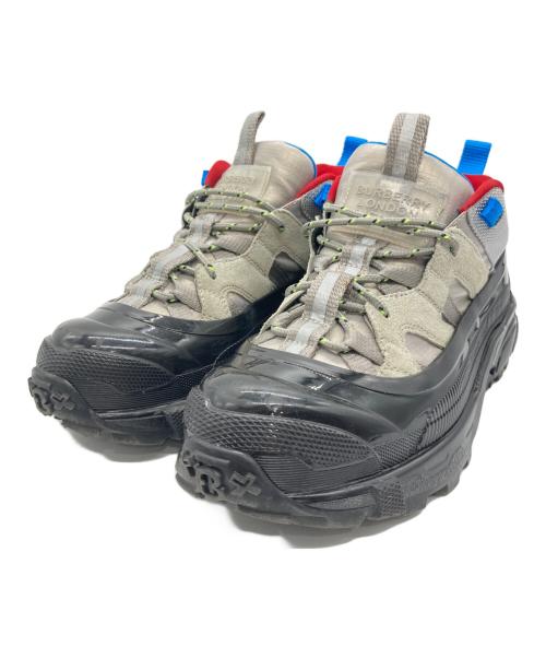 BURBERRY（バーバリー）BURBERRY (バーバリー) LOW TOP SNEAKER グレー×レッド サイズ:SIZE 36の古着・服飾アイテム