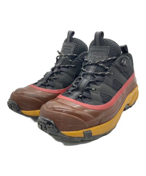 BURBERRY（バーバリー）BURBERRY (バーバリー) LOW TOP SNEAKER ブラック×レッド×イエロー サイズ:SIZE 41の古着・服飾アイテム