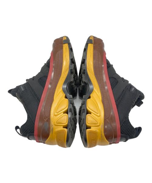 BURBERRY（バーバリー）BURBERRY (バーバリー) LOW TOP SNEAKER ブラック×レッド×イエロー サイズ:SIZE 41の古着・服飾アイテム