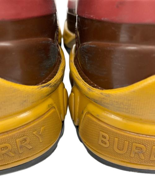 BURBERRY（バーバリー）BURBERRY (バーバリー) LOW TOP SNEAKER ブラック×レッド×イエロー サイズ:SIZE 41の古着・服飾アイテム