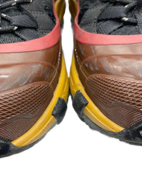 BURBERRY（バーバリー）BURBERRY (バーバリー) LOW TOP SNEAKER ブラック×レッド×イエロー サイズ:SIZE 41の古着・服飾アイテム