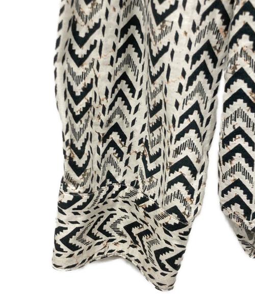 Desigual（デシグアル）Desigual (デシグアル) 総柄シャツ ブラック×ホワイト サイズ:SIZE Sの古着・服飾アイテム