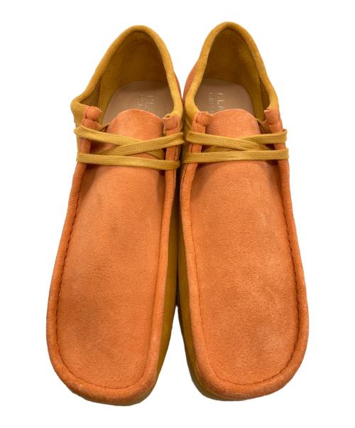CLARKS（クラークス）CLARKS (クラークス) ワラビーシューズ オレンジ×イエロー サイズ:30の古着・服飾アイテム