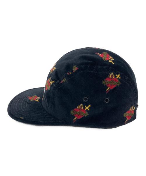 SUPREME（シュプリーム）SUPREME (シュプリーム) Sacred Hearts Camp Cap ブラック×レッドの古着・服飾アイテム