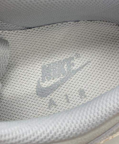 NIKE（ナイキ）NIKE (ナイキ) AIR FORCE 1 07 LV8 グレー×ゴールド サイズ:27.5 未使用品の古着・服飾アイテム