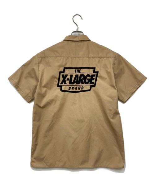 X-LARGE（エクストララージ）X-LARGE (エクストララージ) 半袖シャツ ベージュ サイズ:Lサイズの古着・服飾アイテム