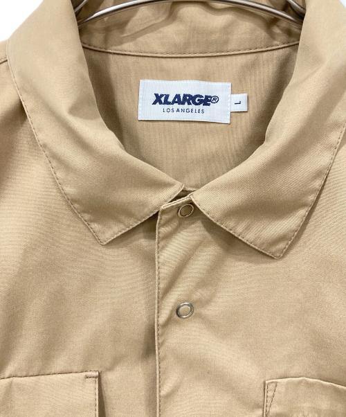 X-LARGE（エクストララージ）X-LARGE (エクストララージ) 半袖シャツ ベージュ サイズ:Lサイズの古着・服飾アイテム