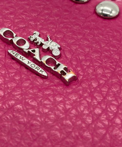 COACH（コーチ）COACH (コーチ) ハートポーチ・リベット ピンク×シルバーの古着・服飾アイテム