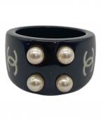 CHANELシャネル）の古着「パール付リング」｜ブラック