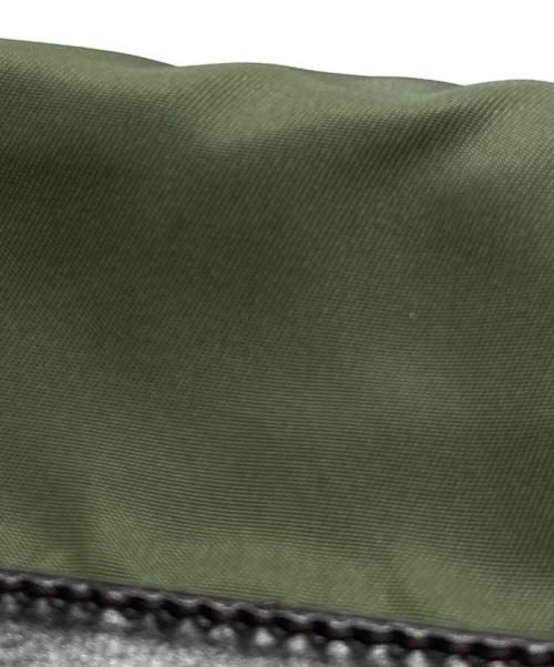 PRADA（プラダ）PRADA (プラダ) ショルダーバッグ カーキの古着・服飾アイテム