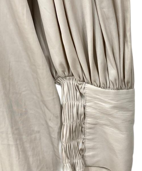 PUBLIC TOKYO（パブリックトウキョウ）PUBLIC TOKYO (パブリックトウキョウ) 長袖ワンピース ベージュ サイズ:SIZE Freeの古着・服飾アイテム