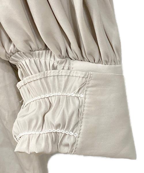 PUBLIC TOKYO（パブリックトウキョウ）PUBLIC TOKYO (パブリックトウキョウ) 長袖ワンピース ベージュ サイズ:SIZE Freeの古着・服飾アイテム