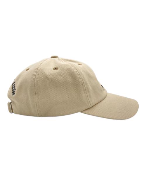 Vivienne Westwood（ヴィヴィアンウエストウッド）Vivienne Westwood (ヴィヴィアンウエストウッド) キャップ ベージュ×ブラックの古着・服飾アイテム