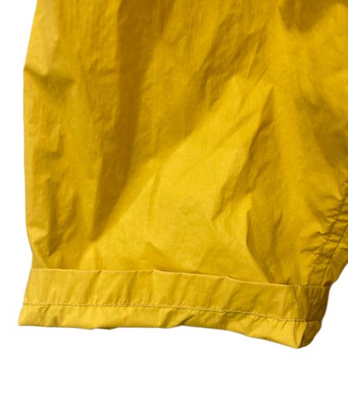 BEAMS（ビームス）BEAMS (ビームス) KOMATSU (コマツ) ナイロンコート イエロー×ブラウン サイズ:Mの古着・服飾アイテム
