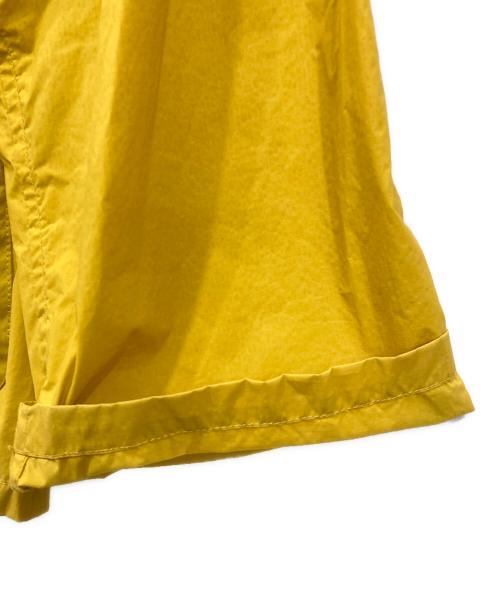 BEAMS（ビームス）BEAMS (ビームス) KOMATSU (コマツ) ナイロンコート イエロー×ブラウン サイズ:Mの古着・服飾アイテム