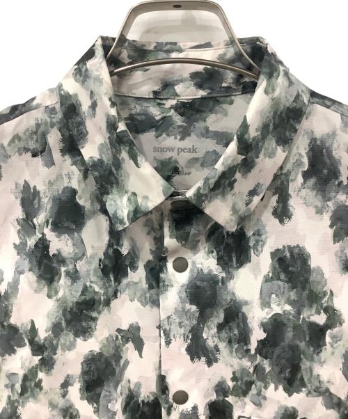 Snow peak（スノーピーク）Snow peak (スノーピーク) Printed Breathable Quick Dry Shirt ホワイト×グリーン サイズ:Mサイズの古着・服飾アイテム