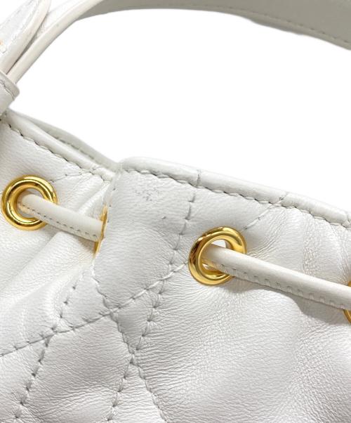 Christian Dior（クリスチャン ディオール）Christian Dior (クリスチャン ディオール) バケットバッグスモール ホワイト×ゴールドの古着・服飾アイテム