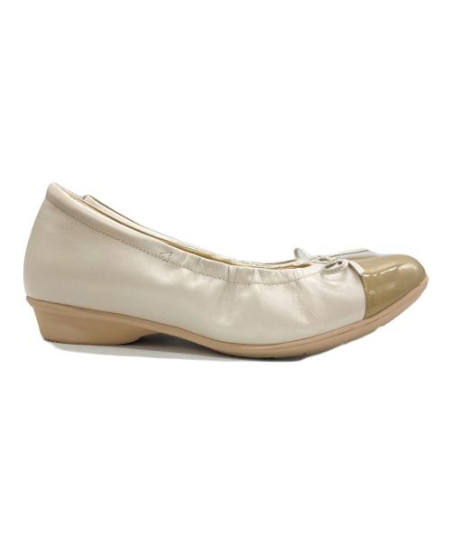 asics（アシックス）asics (アシックス) PEDALA ホワイト×ベージュ サイズ:22の古着・服飾アイテム