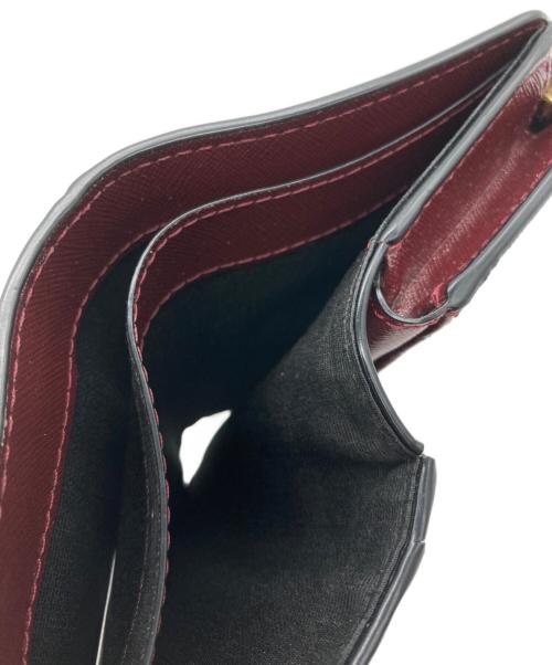 MARC JACOBS（マークジェイコブズ）MARC JACOBS (マークジェイコブズ) ミニコンパクトウォレット ボルドー×ゴールドの古着・服飾アイテム