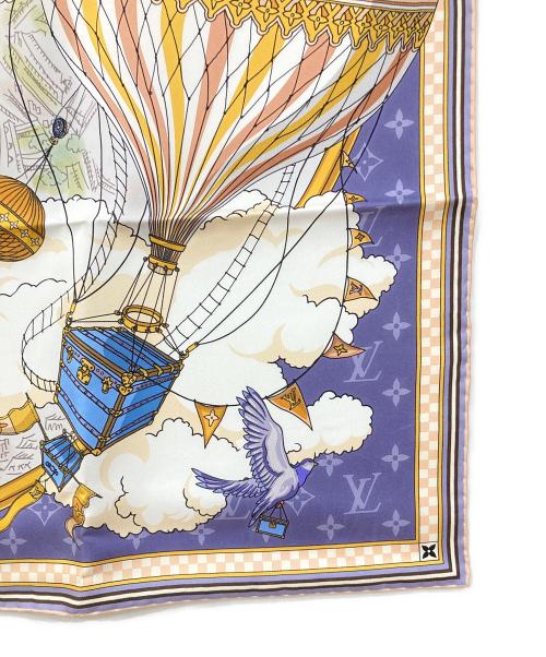 LOUIS VUITTON（ルイ ヴィトン）LOUIS VUITTON (ルイ ヴィトン) カレ90 フロム ザ クラウド マルチカラーの古着・服飾アイテム