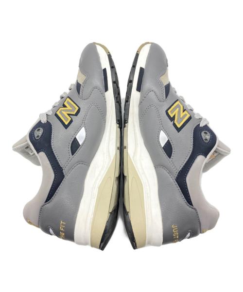 NEW BALANCE（ニューバランス）NEW BALANCE (ニューバランス) スニーカー グレー×ゴールド サイズ:27.5cmの古着・服飾アイテム