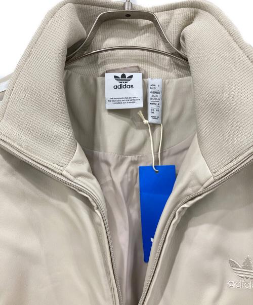adidas（アディダス）adidas (アディダス) トラックスーツジャケット ベージュ×ホワイト サイズ:3XL 未使用品の古着・服飾アイテム