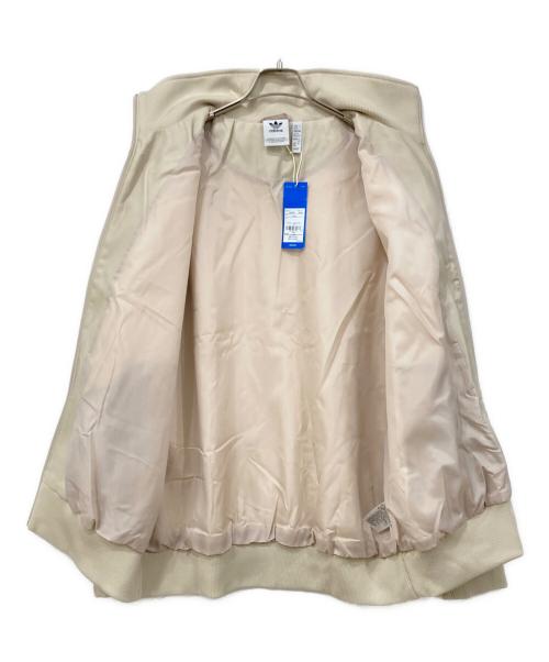 adidas（アディダス）adidas (アディダス) トラックスーツジャケット ベージュ×ホワイト サイズ:3XL 未使用品の古着・服飾アイテム