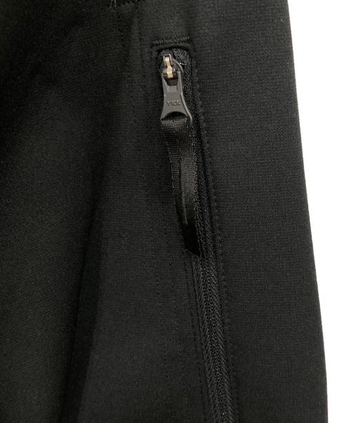NIKE（ナイキ）NIKE (ナイキ) フルジップ フィットネスパーカー ブラック サイズ:XL 未使用品の古着・服飾アイテム