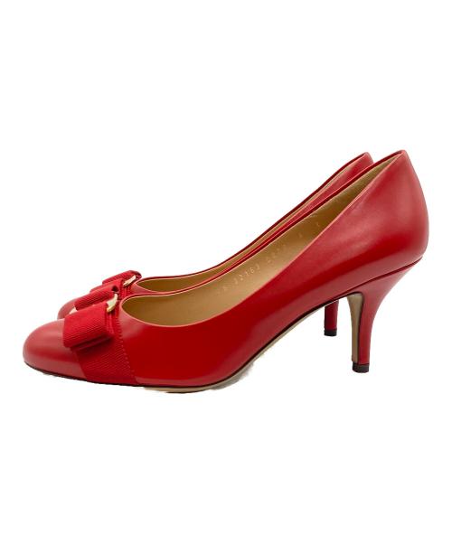 Salvatore Ferragamo（サルヴァトーレ フェラガモ）Salvatore Ferragamo (サルヴァトーレ フェラガモ) ヒールパンプス レッド サイズ:6 1/2の古着・服飾アイテム