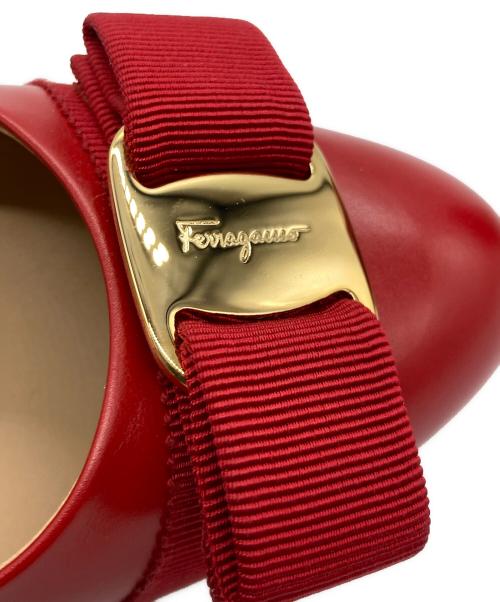 Salvatore Ferragamo（サルヴァトーレ フェラガモ）Salvatore Ferragamo (サルヴァトーレ フェラガモ) ヒールパンプス レッド サイズ:6 1/2の古着・服飾アイテム