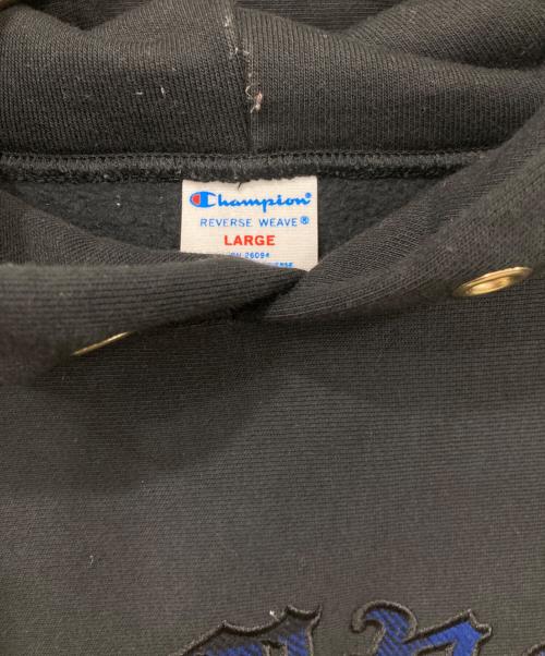 Champion（チャンピオン）Champion (チャンピオン) プルオーバーパーカー ブラック×ブルー サイズ:Lの古着・服飾アイテム